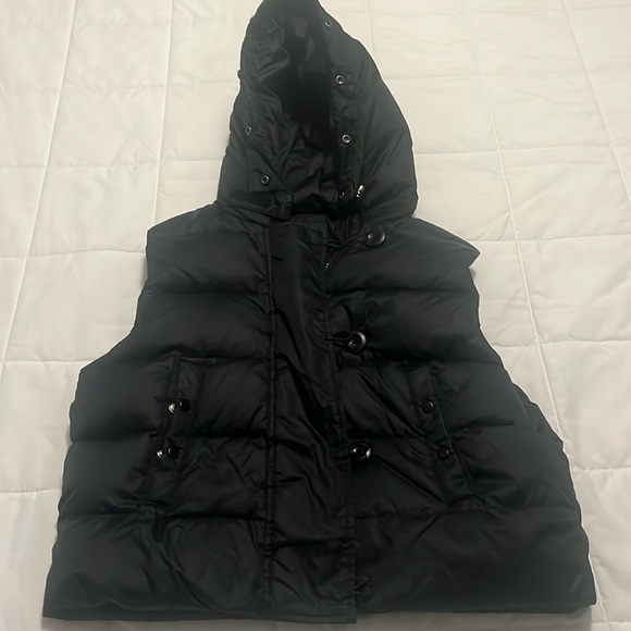GAP Jackets & Blazers - Gap cropped puff vest